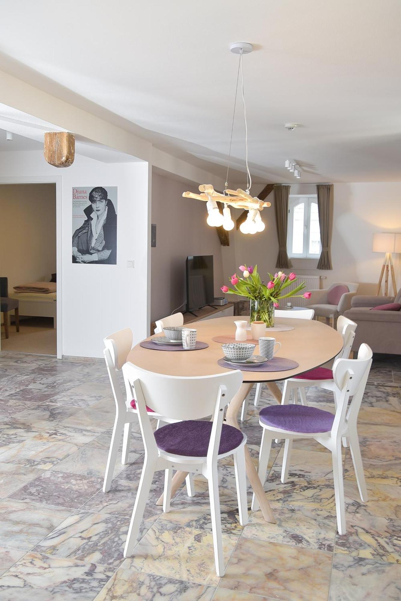 Stadt Piatti Und Buecherliebe Apartment