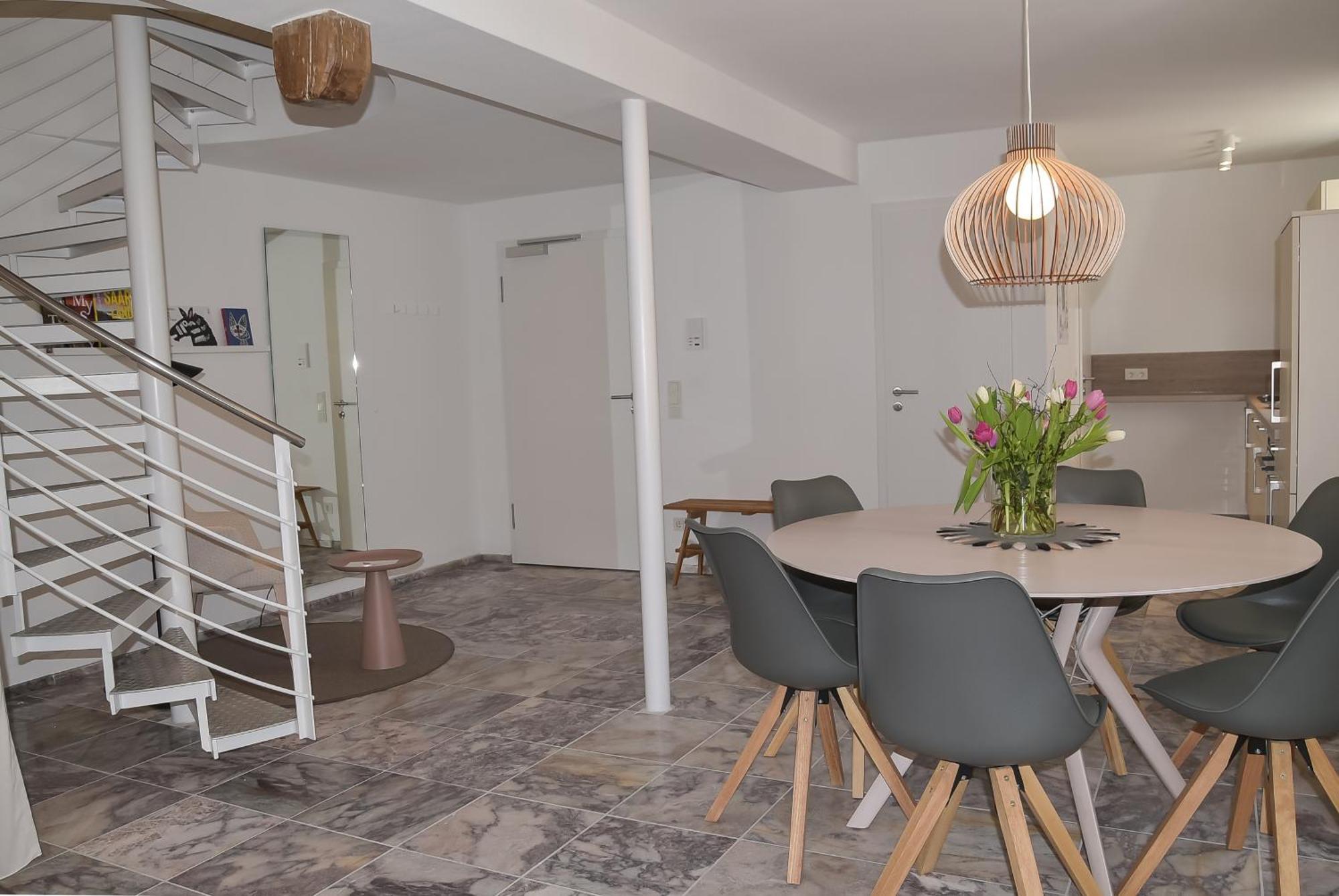 Stadt Piatti Und Buecherliebe Apartment